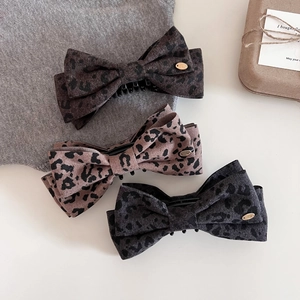 Lot de barrettes banane à nœud papillon avec imprimé léopard en marron et gris pour femmes