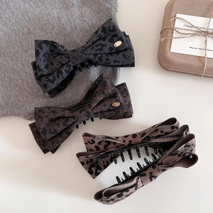 Lot de 3 pinces à cheveux banane avec nœud imprimé léopard en gris, marron foncé et clair