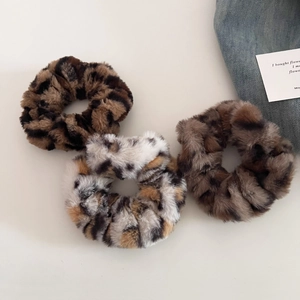 Three-piece leopard print plush scrunchies set in brown and grey faux fur for women