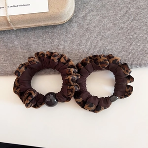Retro leopard print scrunchie set with decorative beads for women's high ponytail