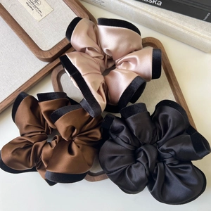 Elegant Oversized Satin Scrunchies With Velvet Trim Contrast Color Pleated Hair Ties For Women Fashion Ponytail Holder