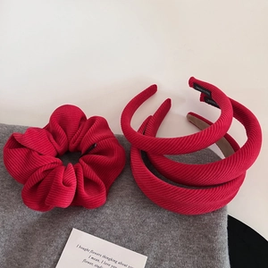 Serre-tête en Tissu de Velours Côtelé Rouge Vintage pour Femmes Couleur Unie Bandeau à Côtes Choucou Fait à la Main Accessoires de Cheveux Élégants