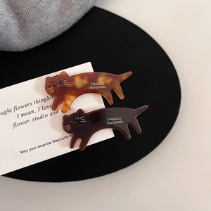 Barrettes chat en acétate écaille de tortue et noir avec lettrage doré fait main