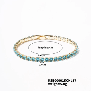 Detailed view of a 17cm gold-plated tennis bracelet with 4mm sky blue cubic zirconia