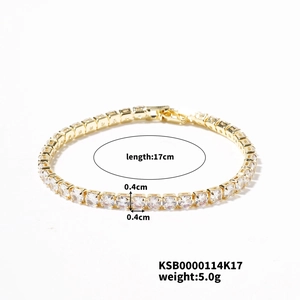 Detail showing 17cm gold tennis bracelet with square-cut zirconia and fold-over clasp