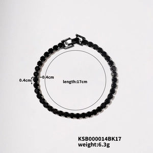 Detail of 4mm black tennis bracelet with 17cm length and 6.3g weight specifications