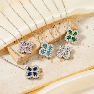 Elegant Four Leaf Clover Pendant Necklace Stainless Steel Chain Copper Zirconia Inlaid Lucky Grass Clavicle Chain Jewelry