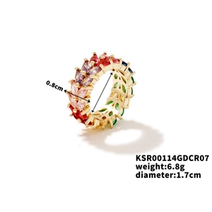 Detailansicht der 0.8cm breiten Regenbogen-Ring mit bunten Steinen im Marquise-Schliff