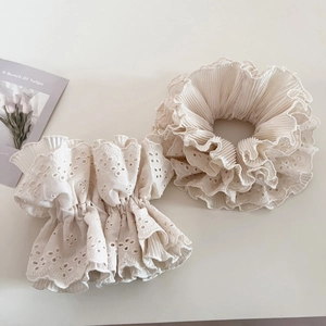 Elegante 4-lagige beige Spitze Haargummis mit feiner Lochstickerei für Damen-Zopffrisuren