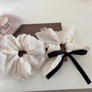 Vintage white lace embroidery scrunchie set with black ribbon bow for women hair