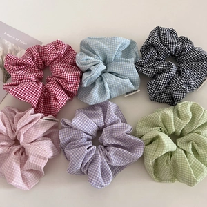 Set di 6 elastici per capelli a quadretti in rosso blu nero rosa viola e verde
