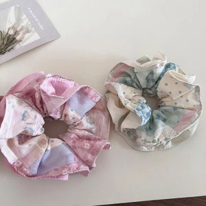 Lot de chouchous patchwork à fleurs et pois dans des tons pastel de rose et bleu doux