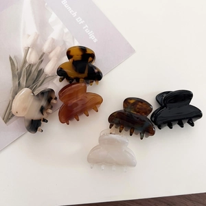 6-piece set of French acetate hair claws in tortoise shell and marble patterns