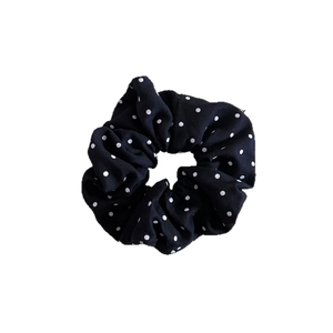 Chouchou élastique à pois noirs et blancs en tissu pour coiffure femme élégante