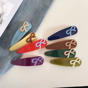 Lot de huit barrettes à nœuds colorés avec inscription dorée faite à la main