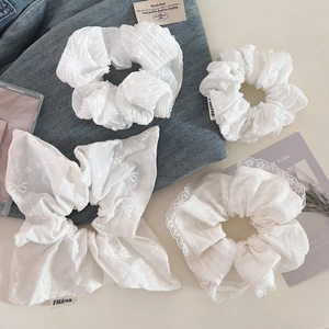 Chouchous en Tissu Blanc pour Femmes Filles Broderie Florale Bordure en Dentelle Plissemé Jacquard à Pois Accessoires