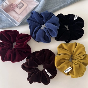 Vintage Velvet Scrunchies For Women Retro Elastic Hair Ties Large Pleated Hair Bands Soft Elegant Hair Accessories Gift
