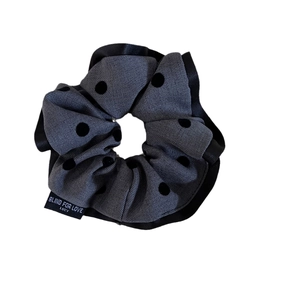 Elegant polka dot scrunchie in gray and black fabric with Blind for Love woven label