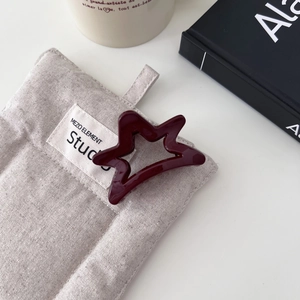 Molla per capelli a stella bordeaux intenso con finitura lucida per uno stile elegante