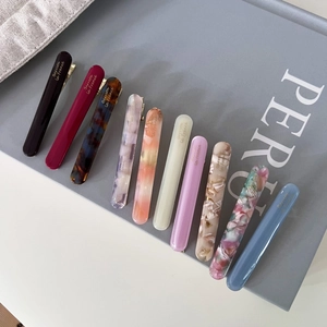 Lot de 11 barrettes élégantes en acétate aux couleurs unies et motifs marbrés