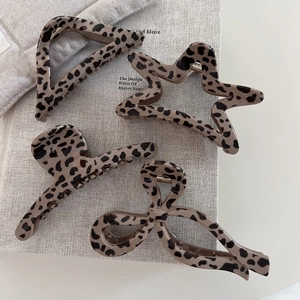 Vintage Leopard Print Hair Claw Clip Brown Geometric Resin Hair Accessories Star Triangle Bow Hairpin For Women Daily Use
