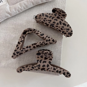 Three-piece set of vintage leopard print hair claws in various geometric shapes