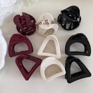 Minimalist Geometric Triangle Plastic Hair Claw Clips For Women Small Matte Resin Hair Clamps Daily Stylish Commute Hair Accessories