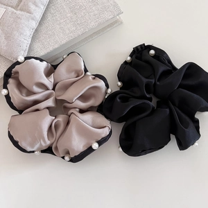 Vintage Artificial Pearl Satin Scrunchies Elegant Large Hair Ties Glossy Fabric Ponytail Holder For Women Fashion Hair Accessories