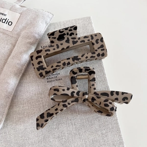 Leopard Print Hair Claw Clip Large Retro Fashion Resin Hair Accessories For Women Daily Styling Tool Strong Hold Hair Jaw Clip