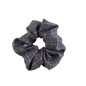 Korean style pink and grey plaid fabric hair scrunchie with pleated elastic design