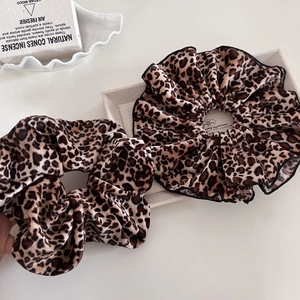 Chouchou en Velours Imprimé Léopard Rétro pour Femmes Grand Élastique Corde à Cheveux Plissée Accessoires de Mode Marron
