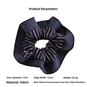 Detailed size chart showing 17cm diameter for the striped patchwork fabric scrunchie