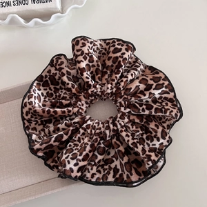 Chouchou géant en velours léopard avec bords noirs élégants pour accessoires de cheveux