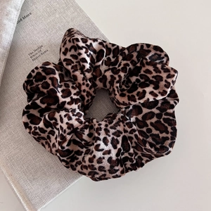 Chouchou rétro en velours imprimé léopard pour femmes, haute élasticité et texture premium