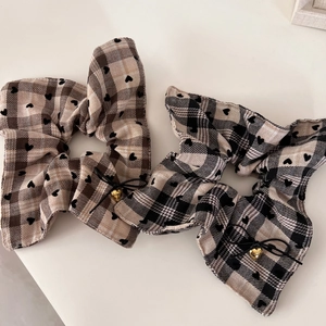 Plaid scrunchie set with heart print, delicate ribbon bows and golden metal pendants