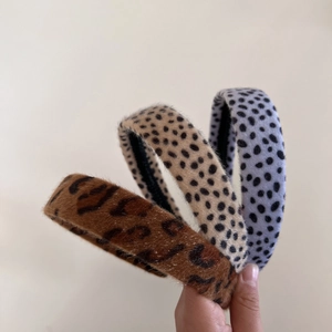 Lot de trois serre-têtes vintage à imprimé léopard avec texture pelucheuse d'hiver