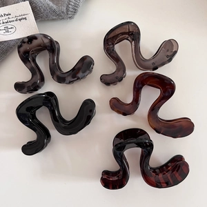 Pince Crabe de Luxe en Acrylique Forme d'Onde Grande Ligne en S Géométrique Pince à Cheveux Antidérapante pour Femme Accessoire