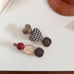 French Vintage Alloy Houndstooth Heart Letter Hair Clips For Women Rhinestone Red Bead Side Clip Fashion Hair Accessories