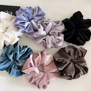 Set di 7 elastici per capelli grandi in velluto in colori a tinta unita assortiti
