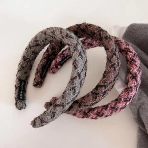 Trois serre-têtes en tweed faits main en gris, marron et rose avec fils métalliques brillants
