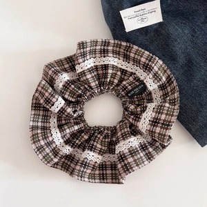 Korean style plaid fabric hair scrunchie with white lace trim and black label