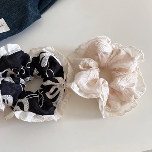 Lot de chouchous en dentelle avec broderie florale en noir et beige pour la coiffure