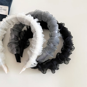 Trois serre-têtes en organza plissé avec strass en blanc, gris et noir élégant