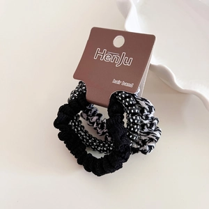 Lot de trois chouchous élastiques aux motifs léopard, dentelle et pois classiques