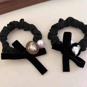 Chouchou Élégant en Velours avec Nœud Cœur et Strass Élastique à Cheveux en Satin Plissé avec Fausse Künstliche Perle Femme