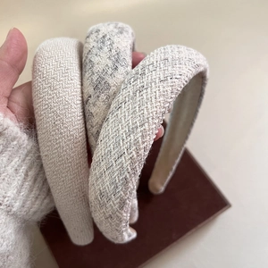 Three-piece thick sponge headband set featuring minimalist beige and tweed check patterns
