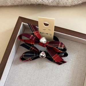 Barrettes à cheveux à carreaux rouges style preppy avec strass en forme de cœur