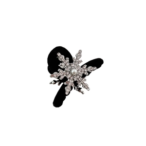 Barrette à cheveux flocon en velours avec strass brillants et perle blanche centrale