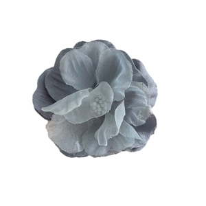 Elegante fermaglio per capelli a fiore 3D in tessuto blu polvere con petali in mesh a strati