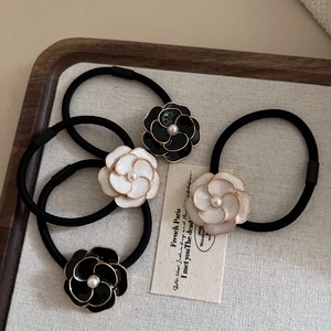 Elegant Camellia Flower Hair Scrunchie For Women French Style Hair Tie With Artificial Pearl Decoration High Elastic Hair Accessories